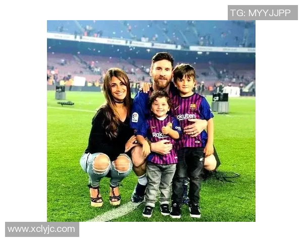 外国足球明星妻子的生活与魅力揭秘：她们如何支持丈夫的职业生涯