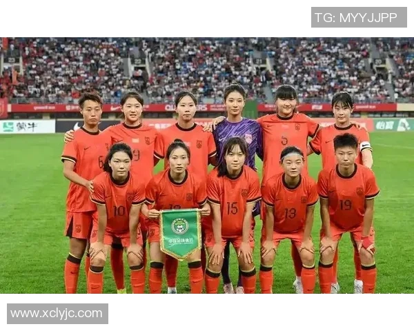 脚尖拨球技艺超群足球明星的华丽瞬间与精彩瞬间