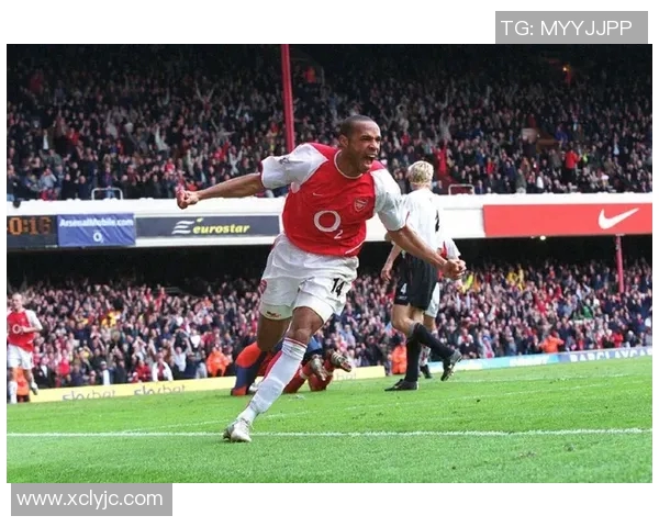 当今足坛最受瞩目的足球明星是谁引发球迷热议